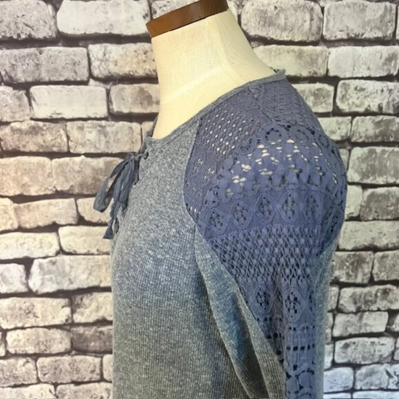 Chico's Zenergy Blue 3/4 Sleeve Blouse Size M - Picture 5 of 9